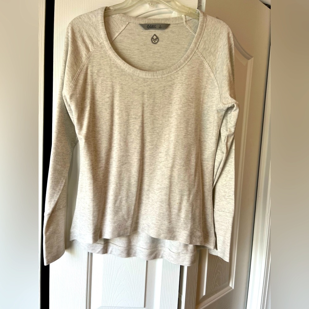 TASC Performance White Heather Scoop Neck Long Sleeve Workout Top Size Small